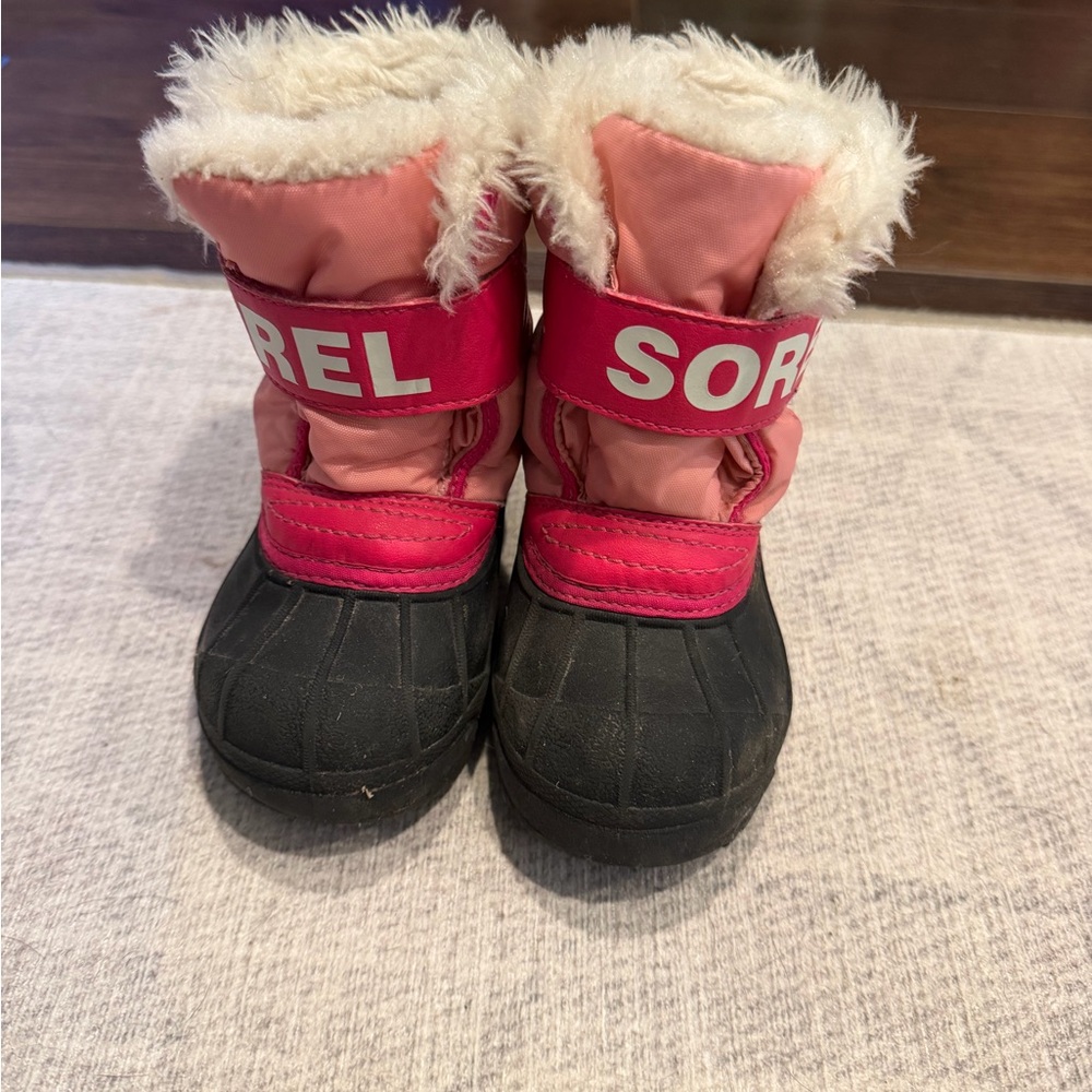 Sorel Kids' Pink and Black Snow Boots ☃️❄️